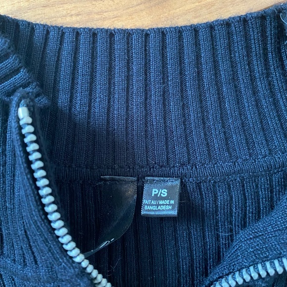 Garage cropped long sleeve with zip up - Picture 3 of 3